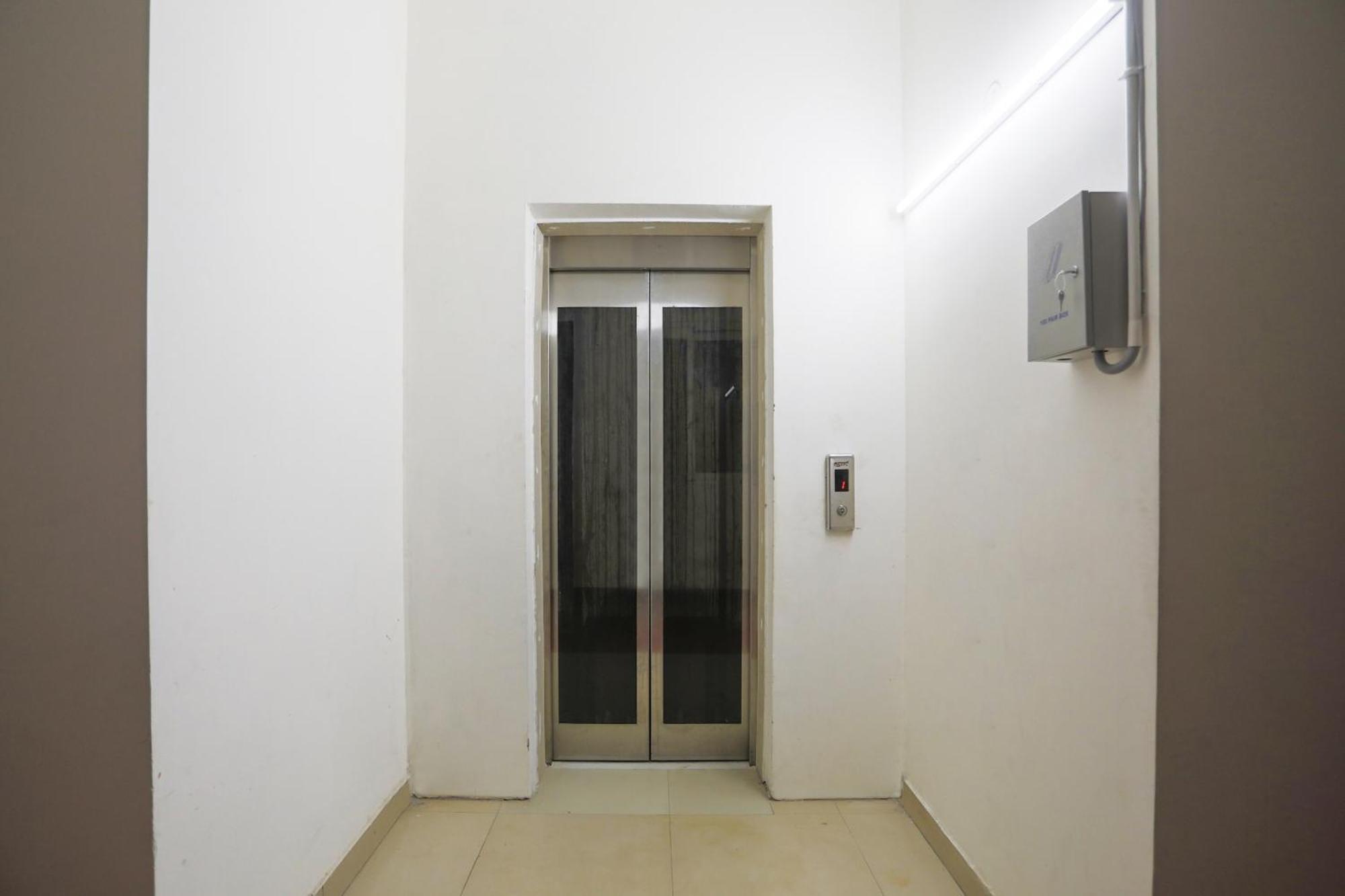 Hotel O Jsb Hotel Faridabad Exterior foto